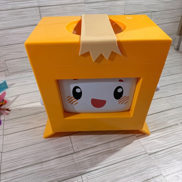 LankyBox Other - LankyBox Boxy Mystery Box Yellow Plastic Storage Container Toy Bin G321SMDG